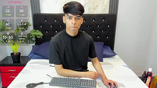 Snapshot of OnlyJos chatting on 09/21/25, 02:11 OnlyJos online show from 09/21/25, 02:11