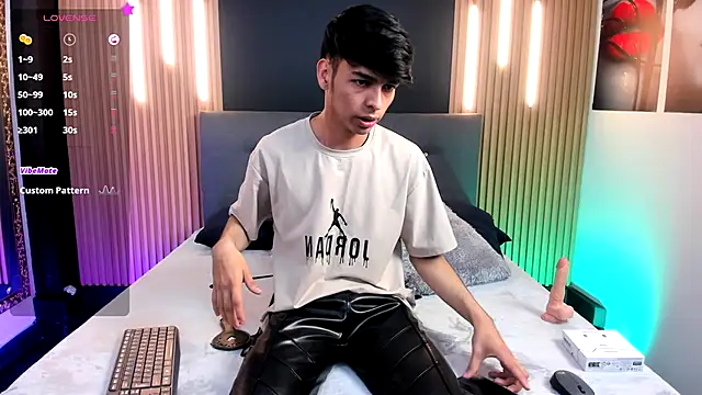 Snapshot of OnlyJos chatting on 11/20/25, 07:36 OnlyJos online show from 11/20/25, 07:36