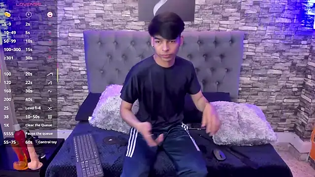 Snapshot of OnlyJos chatting on 10/09/25, 07:47 OnlyJos online show from 10/09/25, 07:47