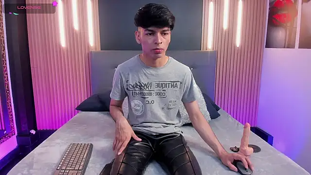 Snapshot of OnlyJos chatting on 11/24/25, 07:25 OnlyJos online show from 11/24/25, 07:25