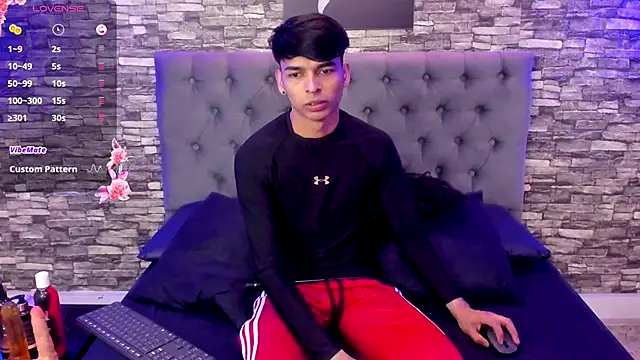 Snapshot of OnlyJos chatting on 09/29/25, 07:52 OnlyJos online show from 09/29/25, 07:52