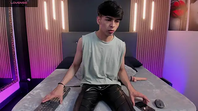 Snapshot of OnlyJos chatting on 11/30/25, 01:34 OnlyJos online show from 11/30/25, 01:34