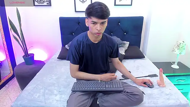 Snapshot of OnlyJos chatting on 10/16/25, 08:06 OnlyJos online show from 10/16/25, 08:06