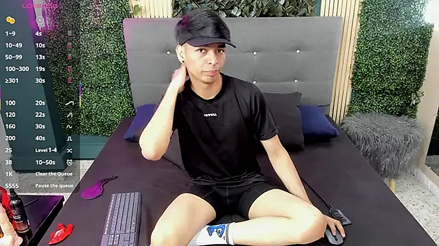 Snapshot of OnlyJos chatting on 09/23/25, 06:59 OnlyJos online show from 09/23/25, 06:59