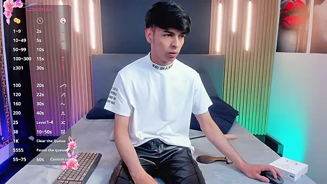 Snapshot of OnlyJos chatting on 11/16/25, 02:22 OnlyJos online show from 11/16/25, 02:22