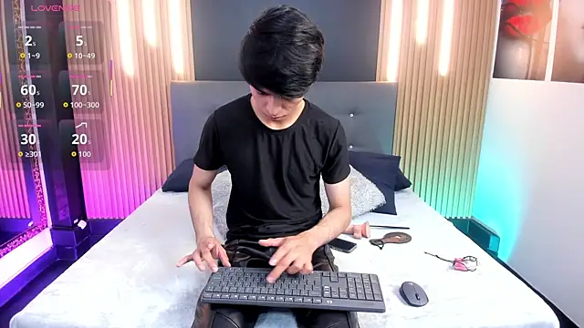 Snapshot of OnlyJos chatting on 12/19/25, 07:05 OnlyJos online show from 12/19/25, 07:05