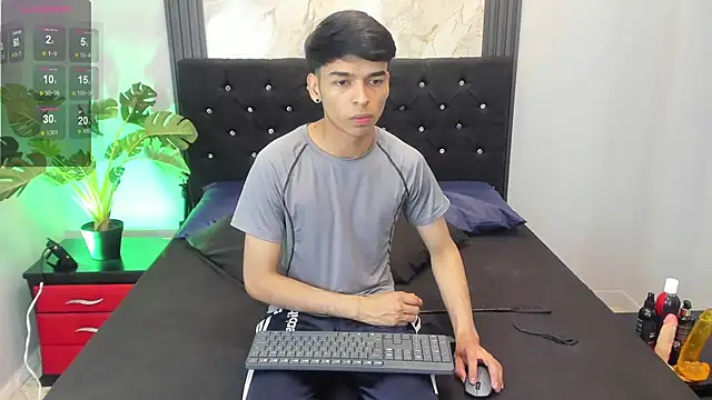 Snapshot of OnlyJos chatting on 09/27/25, 08:15 OnlyJos online show from 09/27/25, 08:15