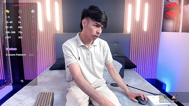 Snapshot of OnlyJos chatting on 11/11/25, 08:03 OnlyJos online show from 11/11/25, 08:03