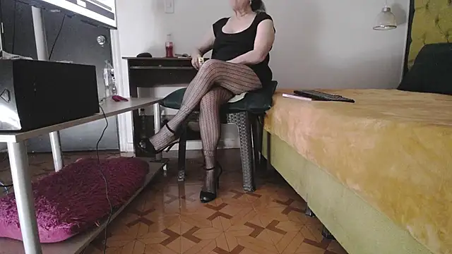 LADY-IN-BLACK online show from 02/10/26, 04:39