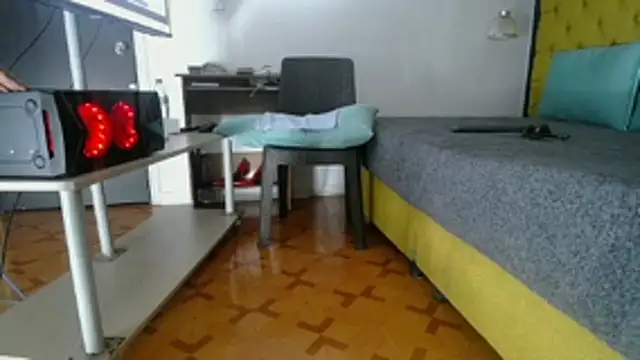 LADY-IN-BLACK online show from 10/25/25, 04:51