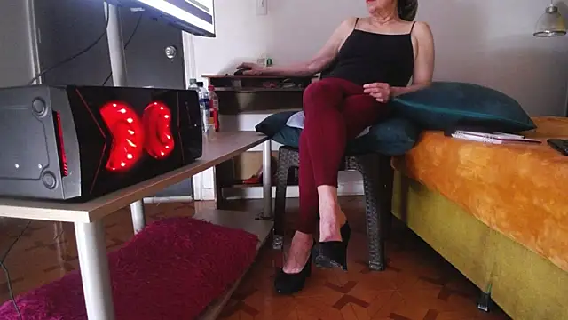 LADY-IN-BLACK online show from 12/01/25, 03:35