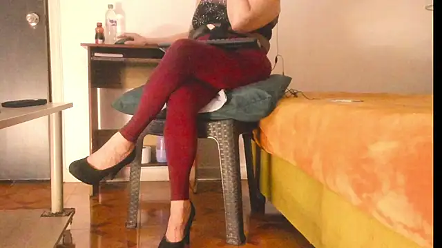 LADY-IN-BLACK online show from 05/14/26, 02:14