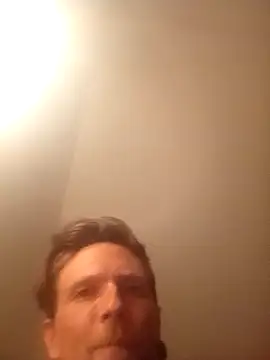 Snapshot of AcquiredCompound chatting on 10/16/25, 12:08 AcquiredCompound online show from 10/16/25, 12:08