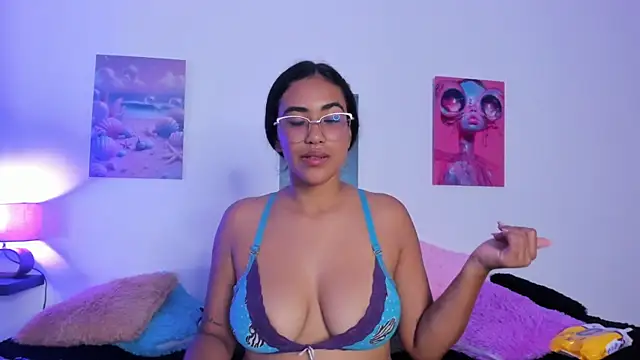 Snapshot of tyra_bankss_ chatting on 11/27/25, 02:56 tyra bankss online show from 11/27/25, 02:56