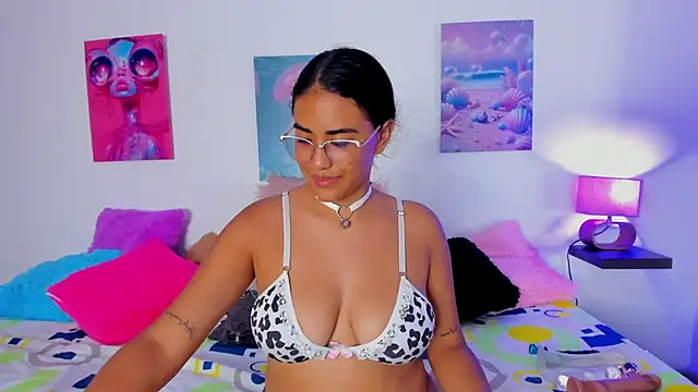 Snapshot of tyra_bankss_ chatting on 11/13/25, 03:10 tyra bankss online show from 11/13/25, 03:10