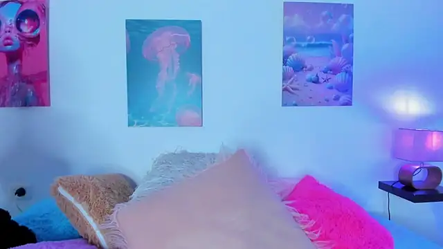 Snapshot of tyra_bankss_ chatting on 10/31/25, 03:03 tyra bankss online show from 10/31/25, 03:03