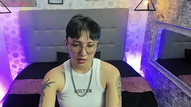 Snapshot of emahills__axelrose chatting on 09/25/25, 11:11 emahills axelrose online show from 09/25/25, 11:11