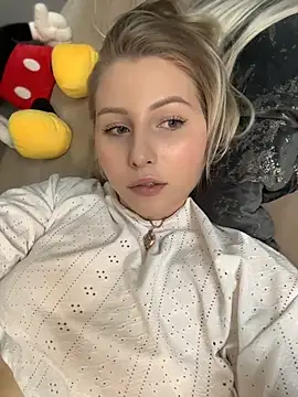 Amy mit online show from 10/08/25, 02:29