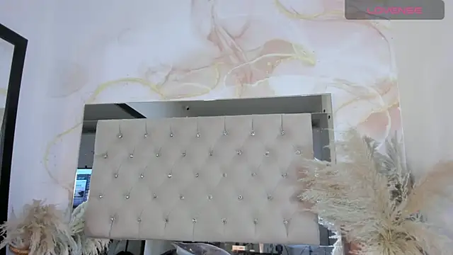 Snapshot of Luna_Tylor chatting on 10/07/25, 03:29 Luna Tylor online show from 10/07/25, 03:29