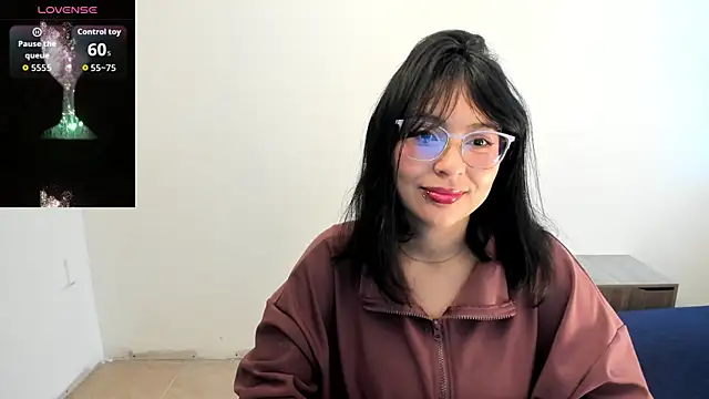 Snapshot of scarlett_bluntt chatting on 08/06/26, 01:50 scarlett bluntt online show from 08/06/26, 01:50