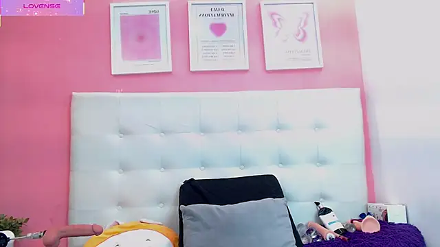 Macarena 05 online show from 10/27/25, 01:50