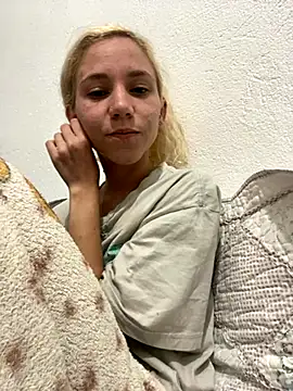 Bruna551 online show from 11/20/25, 03:29