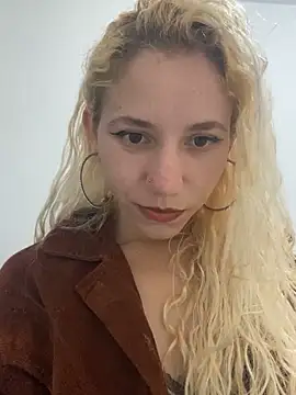 Bruna551 online show from 12/05/25, 01:38