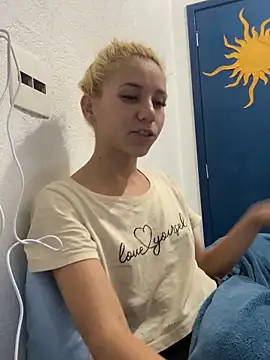 Bruna551 online show from 10/04/25, 11:28