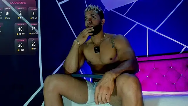 Snapshot of Massimo_Cruz chatting on 11/19/25, 12:05 Massimo Cruz online show from 11/19/25, 12:05