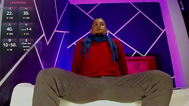 Snapshot of Massimo_Cruz chatting on 11/25/25, 08:31 Massimo Cruz online show from 11/25/25, 08:31