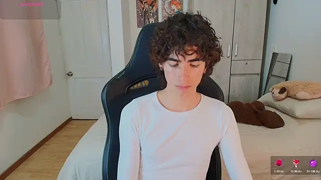 Nude Boy18 online show from 12/20/25, 04:15