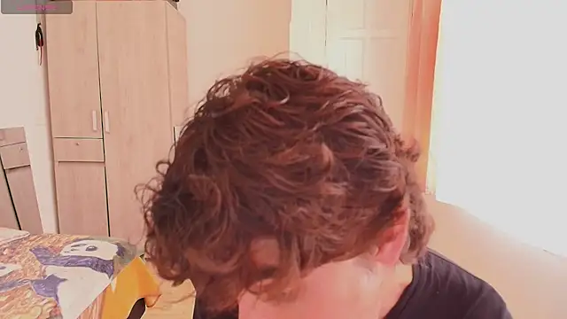 Nude Boy18 online show from 09/12/25, 04:18