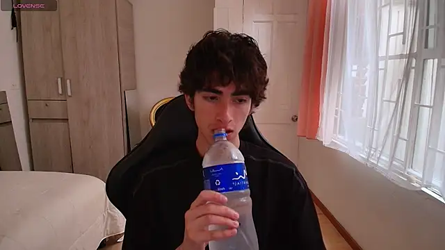 Nude Boy18 online show from 09/19/25, 09:52