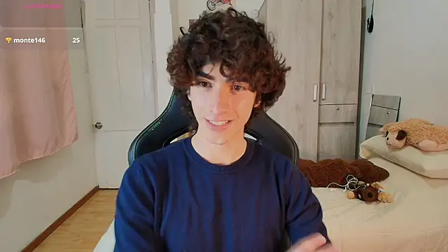 Nude Boy18 online show from 12/01/25, 11:27