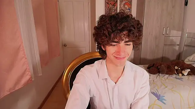 Nude Boy18 online show from 11/07/25, 01:21