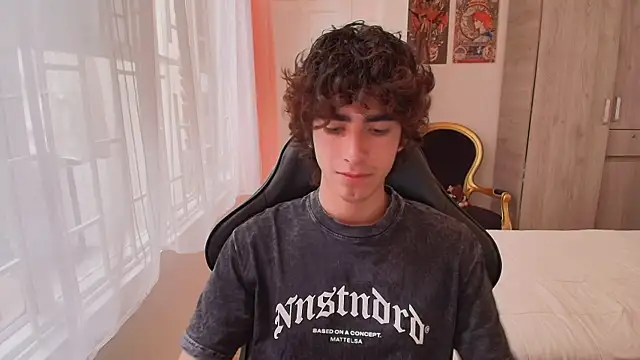 Nude Boy18 online show from 10/23/25, 09:46