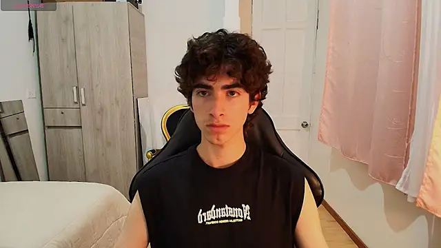 Nude Boy18 online show from 09/21/25, 01:55