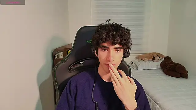 Nude Boy18 online show from 06/11/26, 04:20