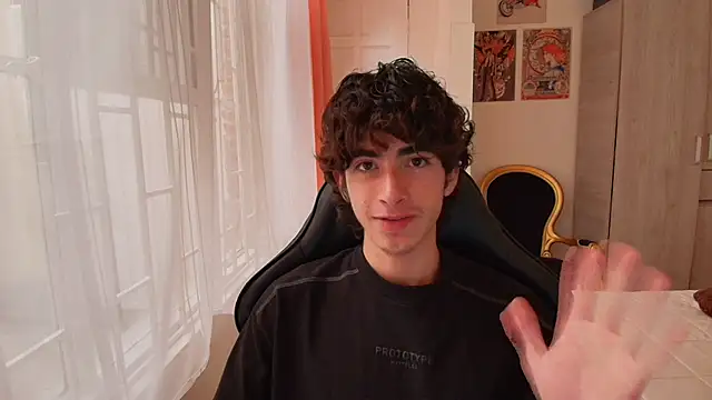 Nude Boy18 online show from 10/16/25, 07:22