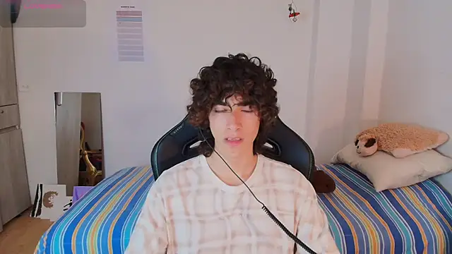 Nude Boy18 online show from 03/04/26, 09:22