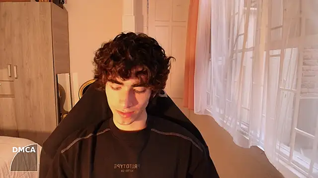 Nude Boy18 online show from 09/27/25, 10:16