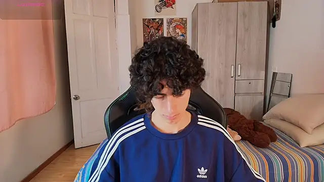 Nude Boy18 online show from 04/14/26, 10:37