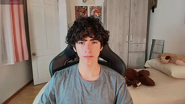 Nude Boy18 online show from 04/02/26, 11:00