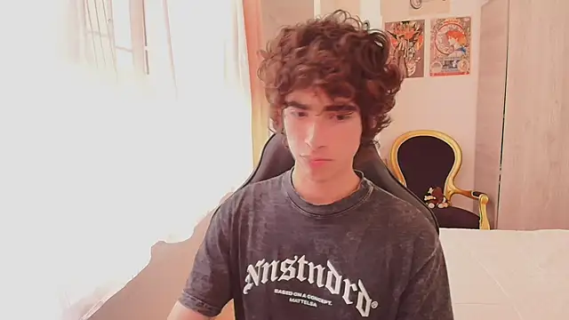 Nude Boy18 online show from 10/24/25, 06:40