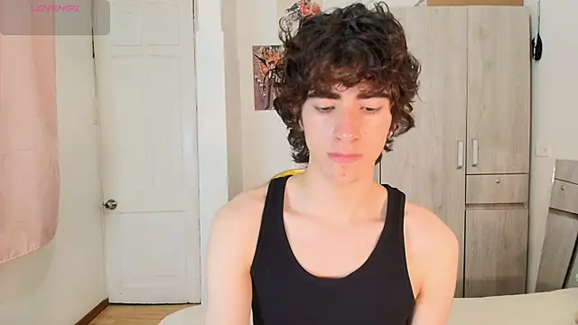 Nude Boy18 online show from 11/17/25, 11:09