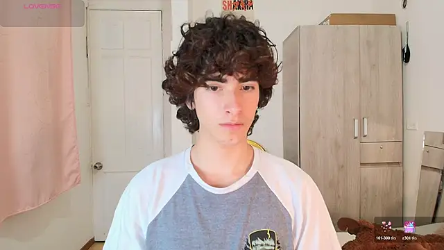 Nude Boy18 online show from 11/20/25, 05:30