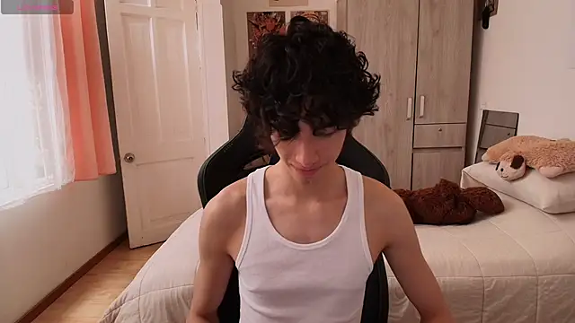 Nude Boy18 online show from 04/18/26, 08:09