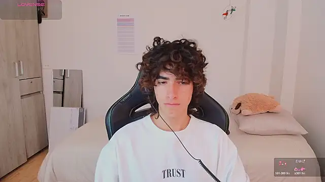 Nude Boy18 online show from 02/17/26, 04:59