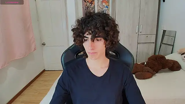 Nude Boy18 online show from 03/18/26, 11:37