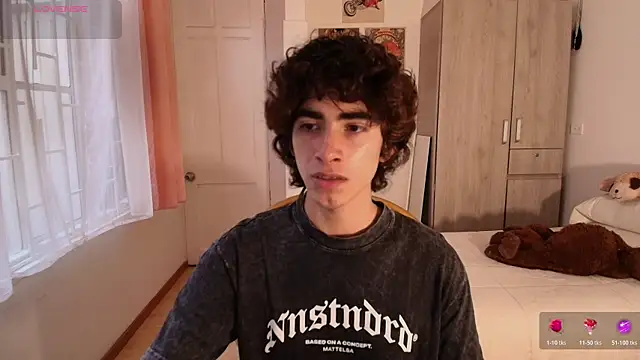 Nude Boy18 online show from 11/10/25, 10:04